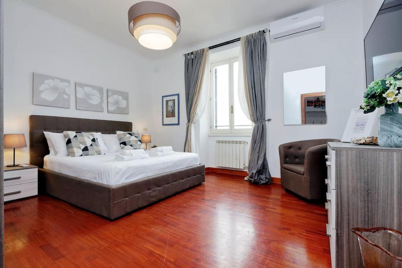Colosseo Sunset Apartment โรม ภายนอก รูปภาพ