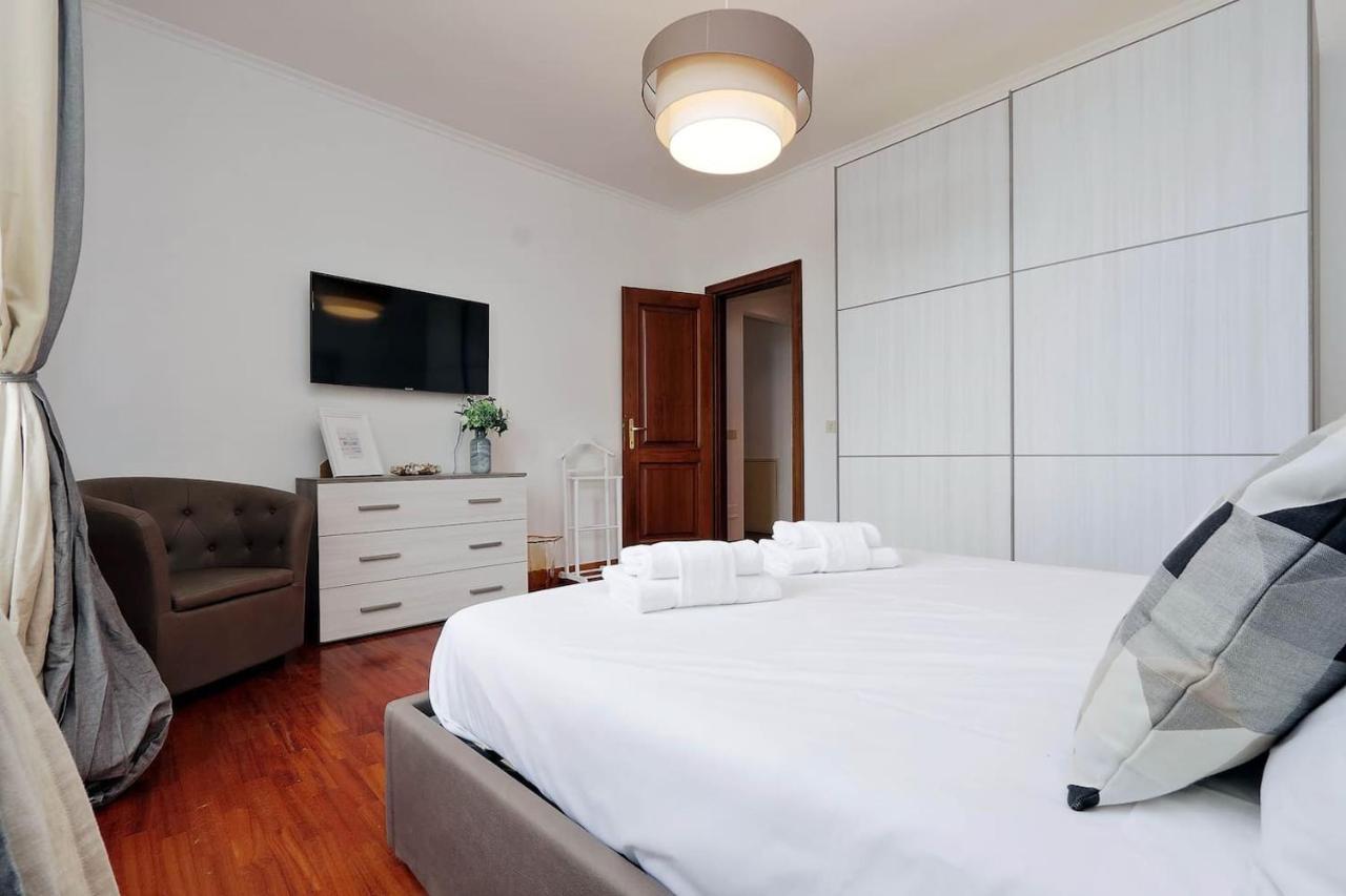 Colosseo Sunset Apartment โรม ภายนอก รูปภาพ
