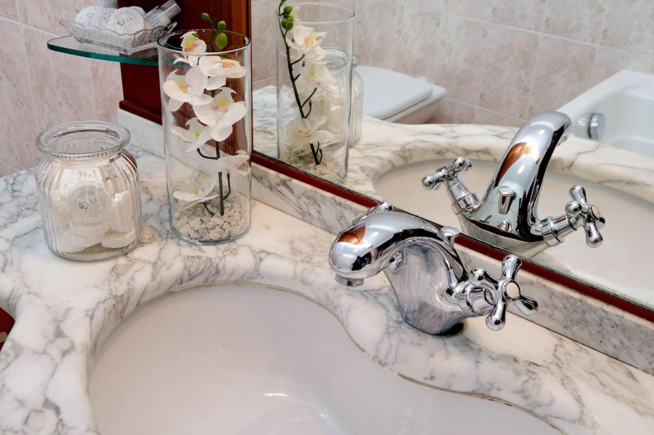 Colosseo Sunset Apartment โรม ภายนอก รูปภาพ