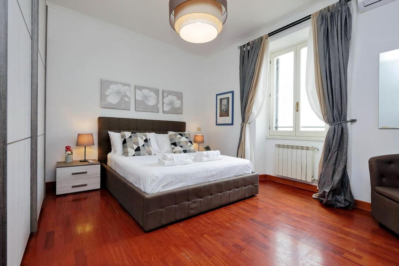 Colosseo Sunset Apartment โรม ภายนอก รูปภาพ
