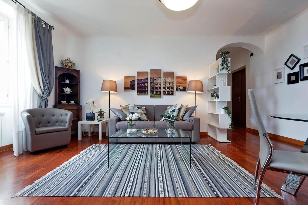 Colosseo Sunset Apartment โรม ภายนอก รูปภาพ